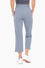 Load image into Gallery viewer, Graphene-Blend Capri Active Pants