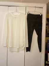 Load image into Gallery viewer, Ribbed Mesh Long Sleeve flow top