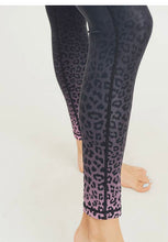 Load image into Gallery viewer, Leopard Ombré Tip leggings