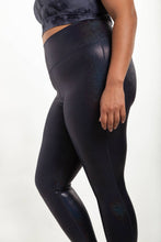 Load image into Gallery viewer, CURVY Holographic Glitter High-Waisted Leggings
