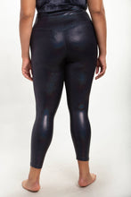 Load image into Gallery viewer, CURVY Holographic Glitter High-Waisted Leggings
