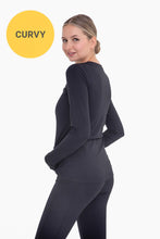 Load image into Gallery viewer, CURVY Brushed Interior Long Sleeve Active Top with Thumbhole
