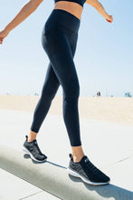Load image into Gallery viewer, Contour Band Essential Lycra Highwaist Leggings
