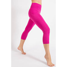 Load image into Gallery viewer, LOLA CAPRI LEGGINGS
