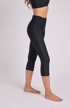 Load image into Gallery viewer, Black Rib Capri
