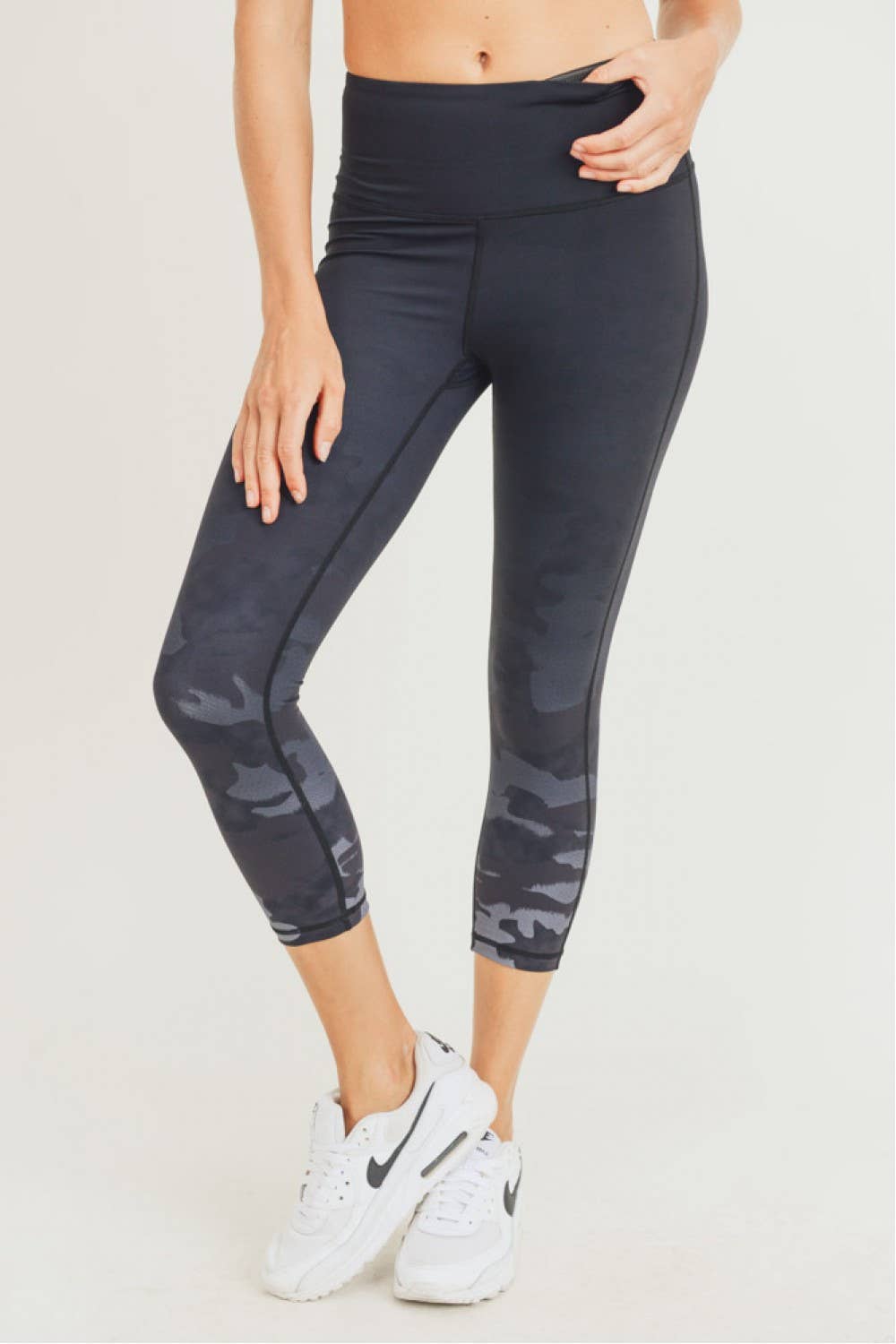 Camo Tip Ombre Print Capri Leggings