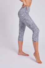 Load image into Gallery viewer, Snow Cub Capri
