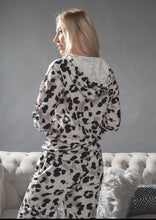 Load image into Gallery viewer, Animal Print Hoodie sets
