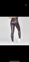 Load image into Gallery viewer, Metallic Leopard leggings
