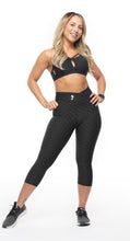 Load image into Gallery viewer, Brazilian Crunch Capris
