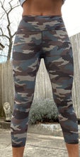 Load image into Gallery viewer, CAMO PRINT CAPRI LEGGINGS
