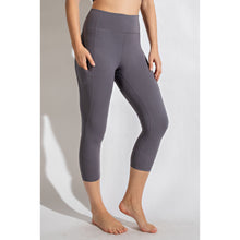 Load image into Gallery viewer, LOLA CAPRI LEGGINGS
